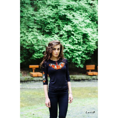 Embroidered t-shirt with 3/4 sleeves "Luxurious Poppies"